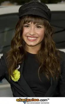 Demi Lovato - Demi Lovato-CSH-039445.jpg
